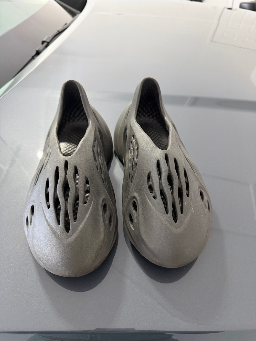 Yeezy Kids Foam Runner Slip-On Sandals in Grey
